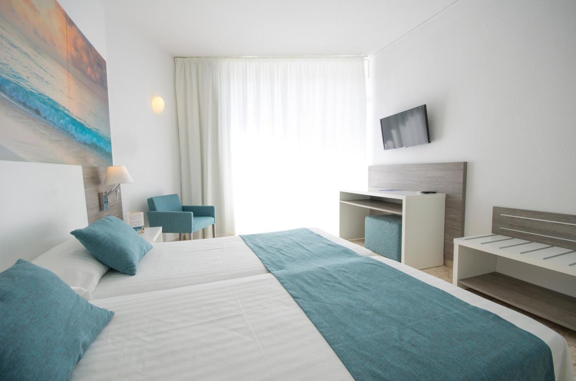 azuLine Hoteles Mar Amantis&II San Antonio Abad Habitación foto