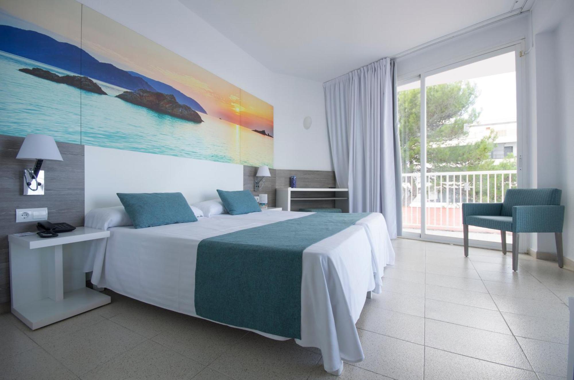 azuLine Hoteles Mar Amantis&II San Antonio Abad Habitación foto